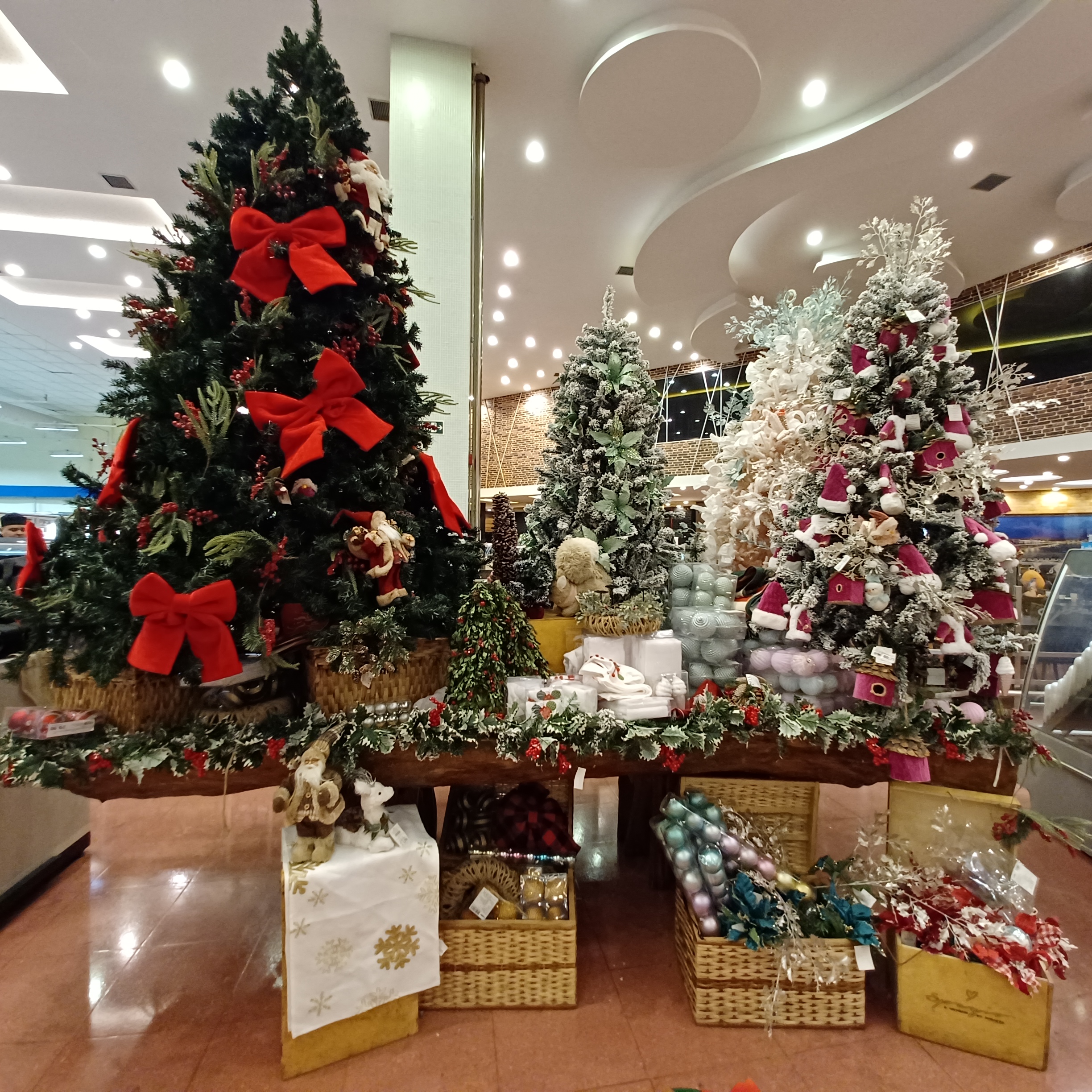 Quatro vantagens de antecipar as compras da decoração de Natal - Grupo  Mateus - Atacado e Varejo